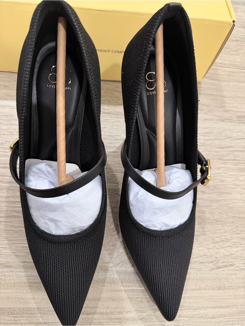 StyleFlex Pointed Toe Heeled Platform Pump